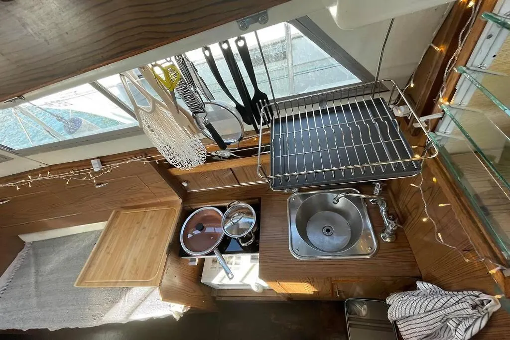 Beautiful 70S Vintage Yacht Boat In Barcelona Hotel Sant Adria de Besos Spain