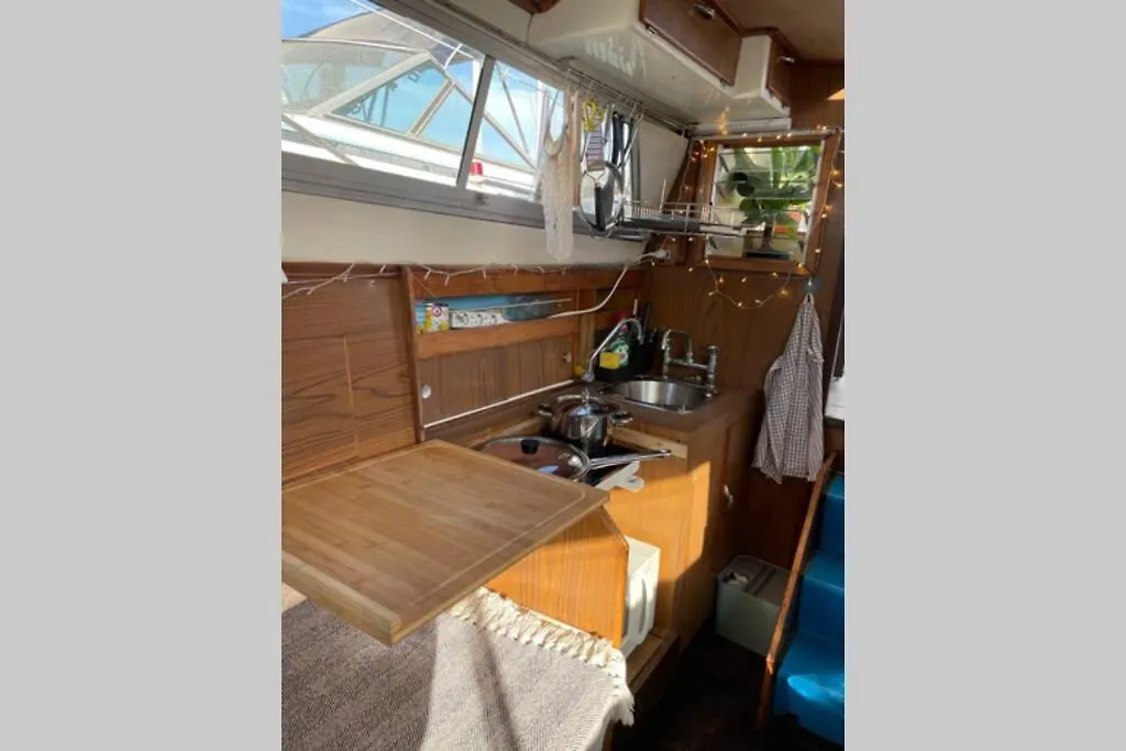 Beautiful 70S Vintage Yacht Boat In Barcelona Hotel Sant Adria de Besos 0*,  Spain