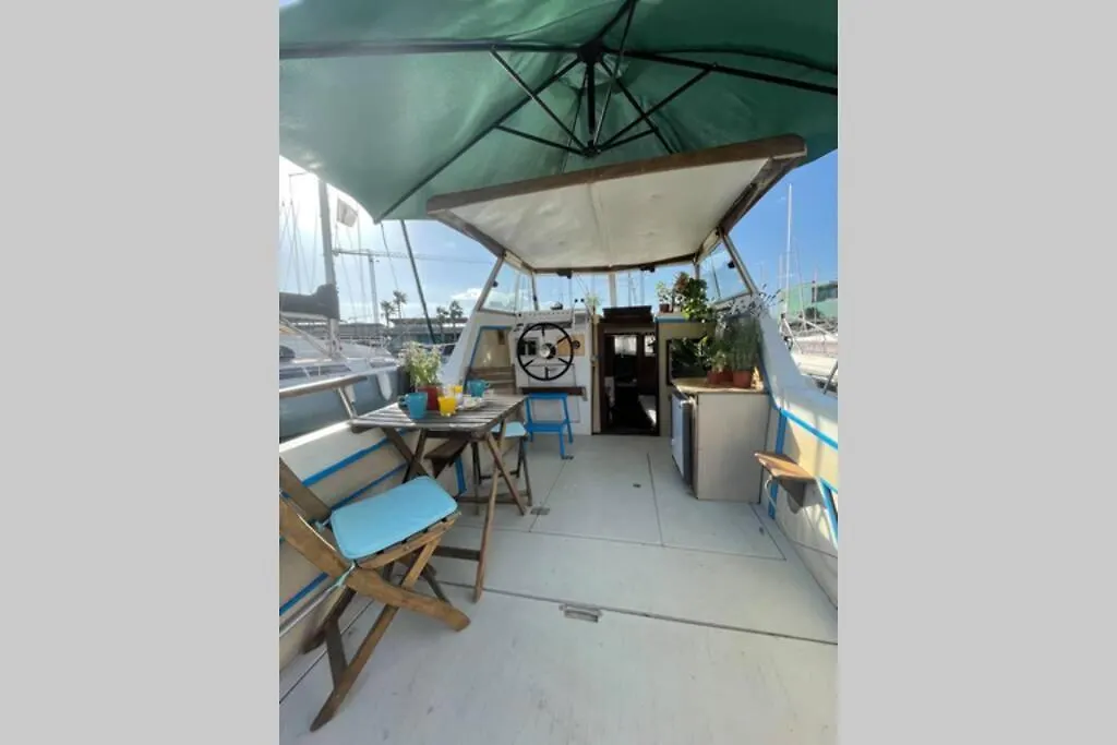 Beautiful 70S Vintage Yacht Boat In Barcelona Hotel Sant Adria de Besos 0*,  Spain