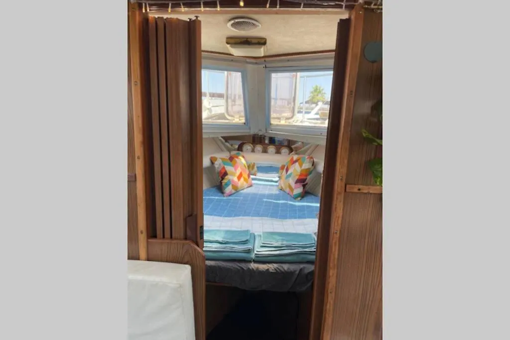 Botel Beautiful 70S Vintage Yacht Boat In Barcelona Hotel Sant Adria de Besos