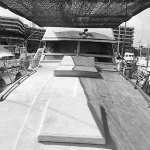 Encantador Barco En Barcelona Sant Adrià de Besòs